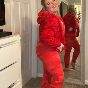 Aerie red camo leggings